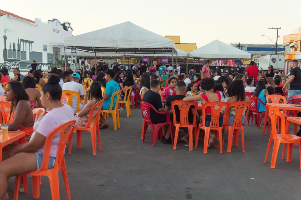 Dom Jubilas marca retorno de eventos em Praça Pública de Esplanada