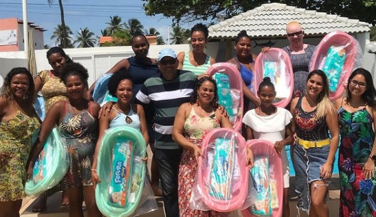 Fazendo o que a gestão não faz, vereador Ventura entrega enxovais a gestantes de Baixio