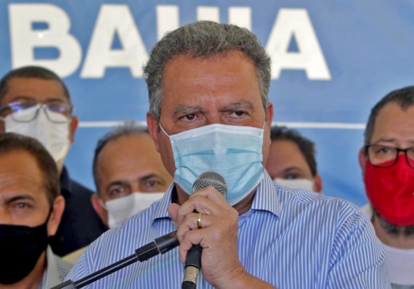 Rui anuncia distribuição de absorventes em novembro: ‘política é cuidar de gente’