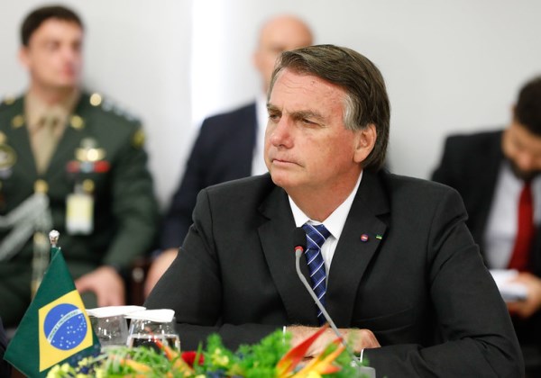 Bolsonaro revela novo aumento no preço dos combustíveis em 20 dias