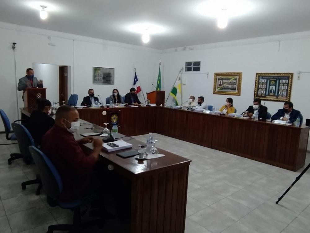 Dos 13 vereadores apenas 7 usaram a tribuna na sessão desta segunda-feira em Esplanada