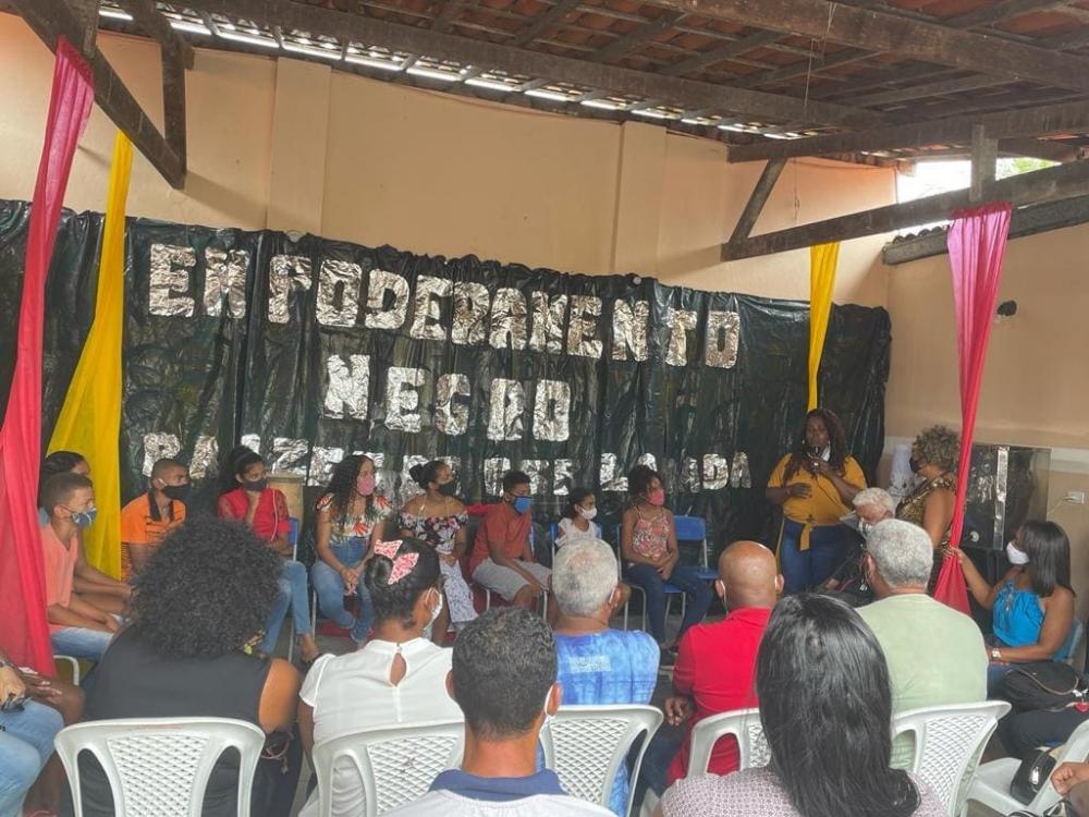 Gestão do DNIT participa de evento da Consciência Negra no Timbó e entrega documentário sobre os remanescentes Quilombolas da localidade