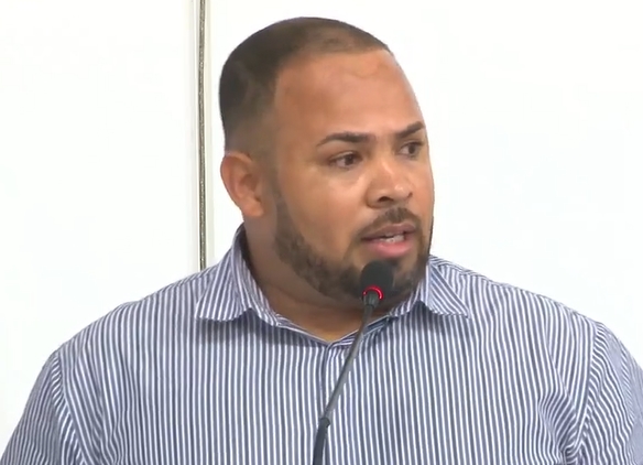 Vereador Robson de Zé Ramos diz ser contra Taxa de Iluminação, fala das péssimas condições das estradas de São José e comenta sobre polêmica com a Presidente da Câmara