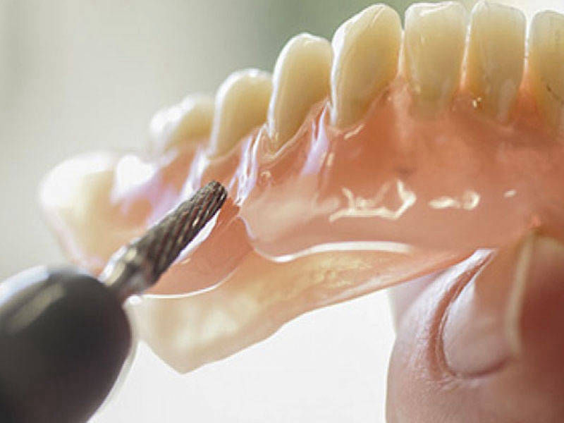 Prefeitura de Esplanada contrata empresa e investirá mais de 66 mil reais em próteses dentárias