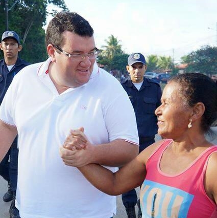 Ex-prefeito Rodrigo de Dedé destaca que vereadores que apoiam taxa na iluminação pública em Esplanada estão fazendo a vontade do Prefeito