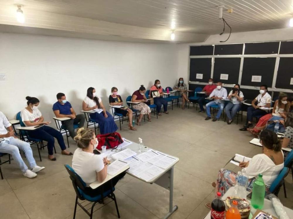 Esposa do ex-prefeito Fernando Grisi seguirá no comando da Secretaria de Saúde em 2022