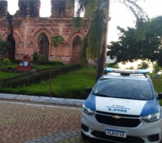 Policiais do Quarto Batalhão apreendem arma de fogo e drogas, após confronto com criminosos e suspeito de roubo à ônibus na BR-101
