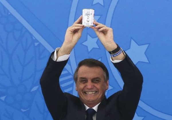 Governo Bolsonaro gastou R$ 15 milhões em leite condensado em 2020