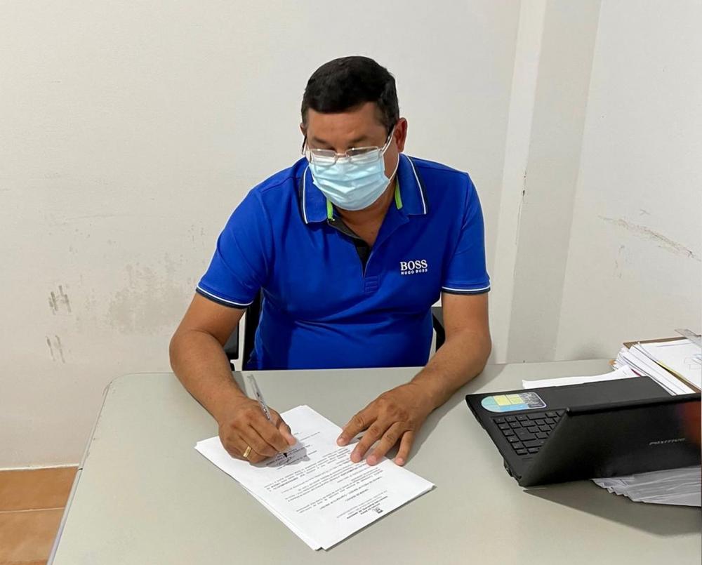 Professores entram em paralisação em Jandaíra e pedem respeito ao piso nacional ao Prefeito Adilson Leite