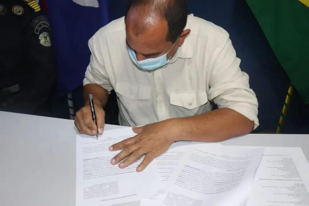 Prefeito Nandinho poderá gastar mais de 100 mil reais na realização de pesquisas para nortear seu governo 