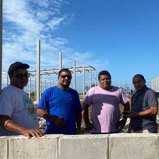 Prefeito visita obra de ampliação do galpão da pegada, fala que vai dar emprego para jovens e seguidora rebate ''Para quem tem padrinhos''