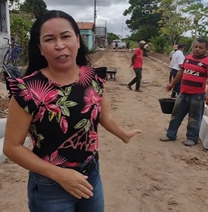 Presidente da Câmara Dra. Eliana Campos agradece calçamento de rua dos capuchinhos e destaca ''32 anos aguardando''