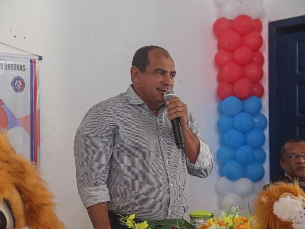 Prefeito de Esplanada poderá gastar mais de 174 mil reais com viagens nacionais e internacionais pagas com dinheiro público