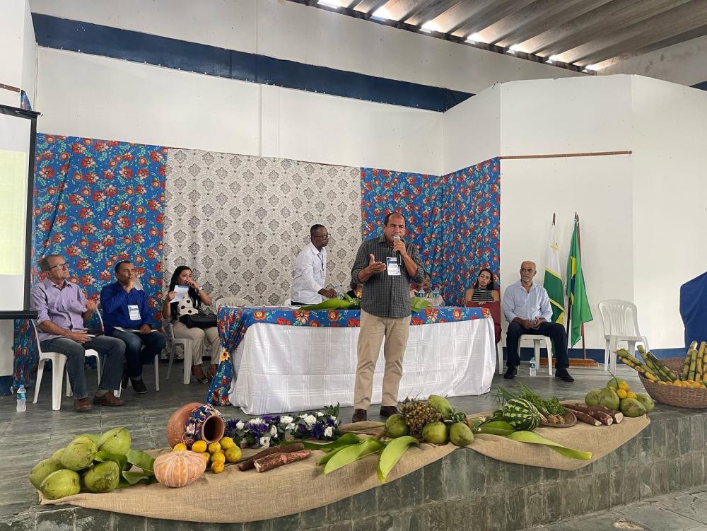 Nandinho da Serraria participa de encontro intermunicipal para discutir o Programa Nacional de Alimentação Escolar em Esplanada
