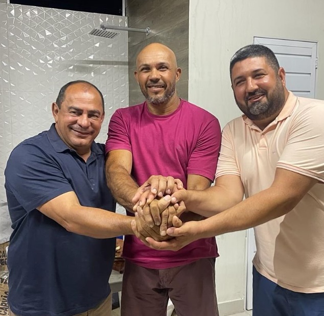 Ex-vereador Ju faz adesão ao grupo de reeleição do Prefeito Nandinho da Serraria