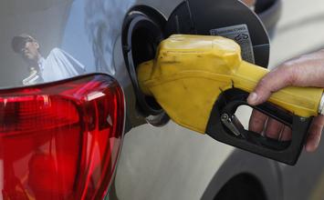 Petrobras anuncia reajuste nas refinarias de 4,8% na gasolina e 5% no diesel