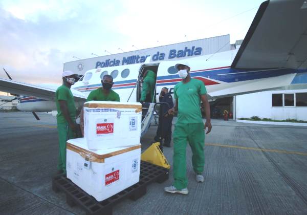 Aeronaves do Graer levam mais 88 mil doses de vacina a 42 cidades baianas