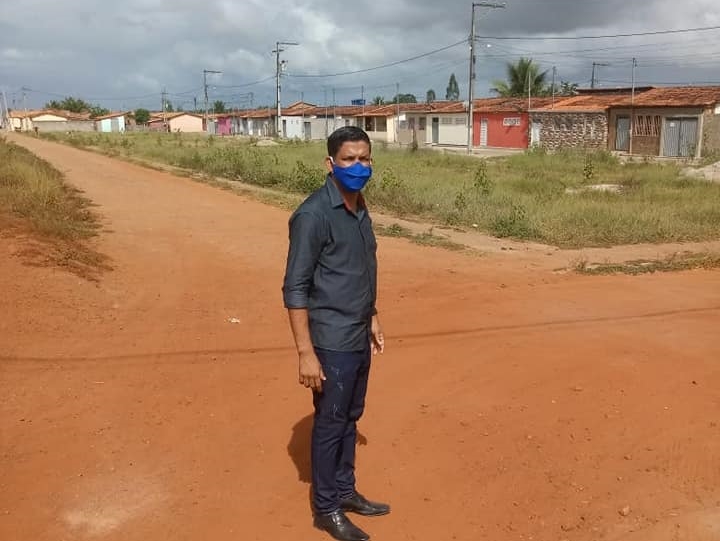 A pedidos de moradores vereador Val da Baixinha visita Alto do Cuscuz e mostra pontos que precisam ser melhorados pela gestão