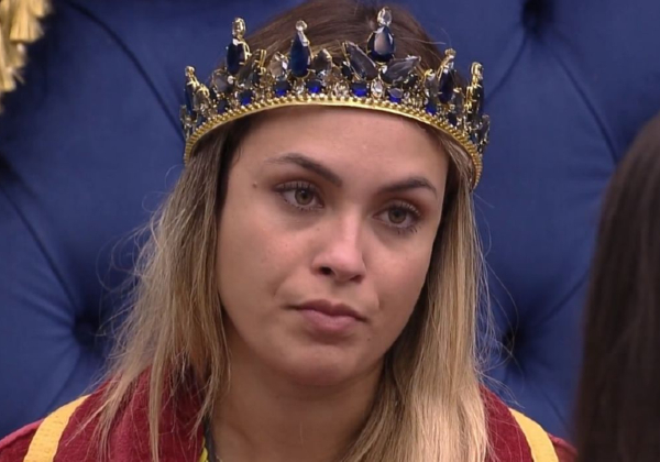 Após dizer que ‘gosta de Bolsonaro’, Sarah perde 100 mil seguidores