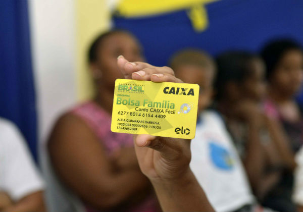 Governo começa a pagar nesta quinta-feira Bolsa Família para 14 milhões de famílias