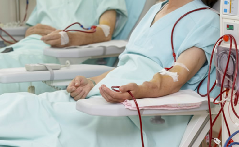 Usuários do Transporte de pacientes de hemodiálise Esplanada x Alagoinhas reclamam de condições do veículo e de atitude do Secretário; Entenda
