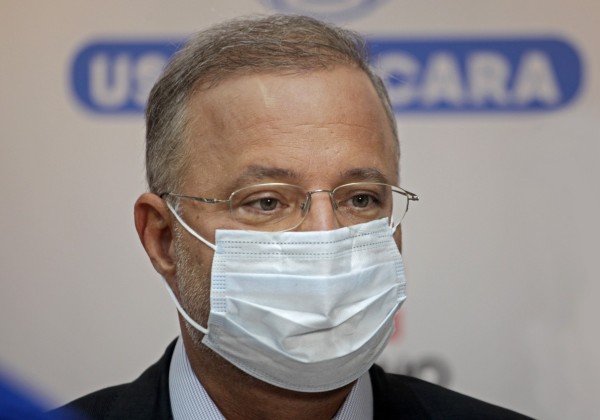Secretário diz que ritmo de internações não diminui e vê pandemia ainda fora de controle