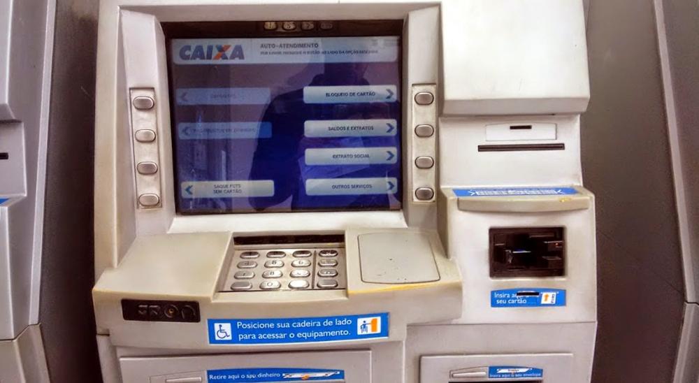 Caixa paga auxílio emergencial a nascidos em outubro