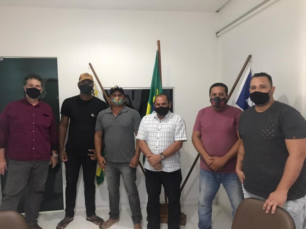 Após bloqueio por perfil da Secult músicos são recebidos pelo Prefeito de Esplanada