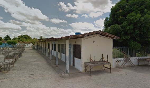  Aluga-se ponto comercial na feira do Timbó