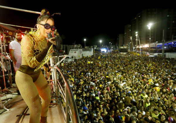 Feriado do Carnaval está mantido e festa fica a cargo de governadores, diz ministro