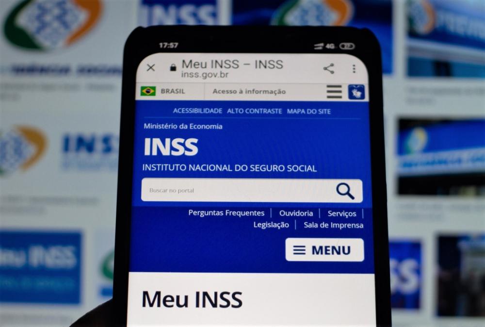 Prova de vida do INSS volta a valer a partir de junho nas agências