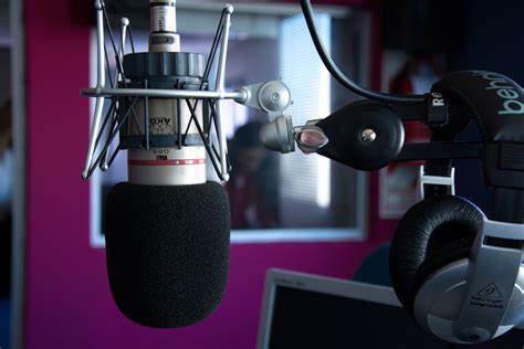 Prefeito Nandinho da Serraria gastará 144 mil reais com propaganda de governo em rádio local