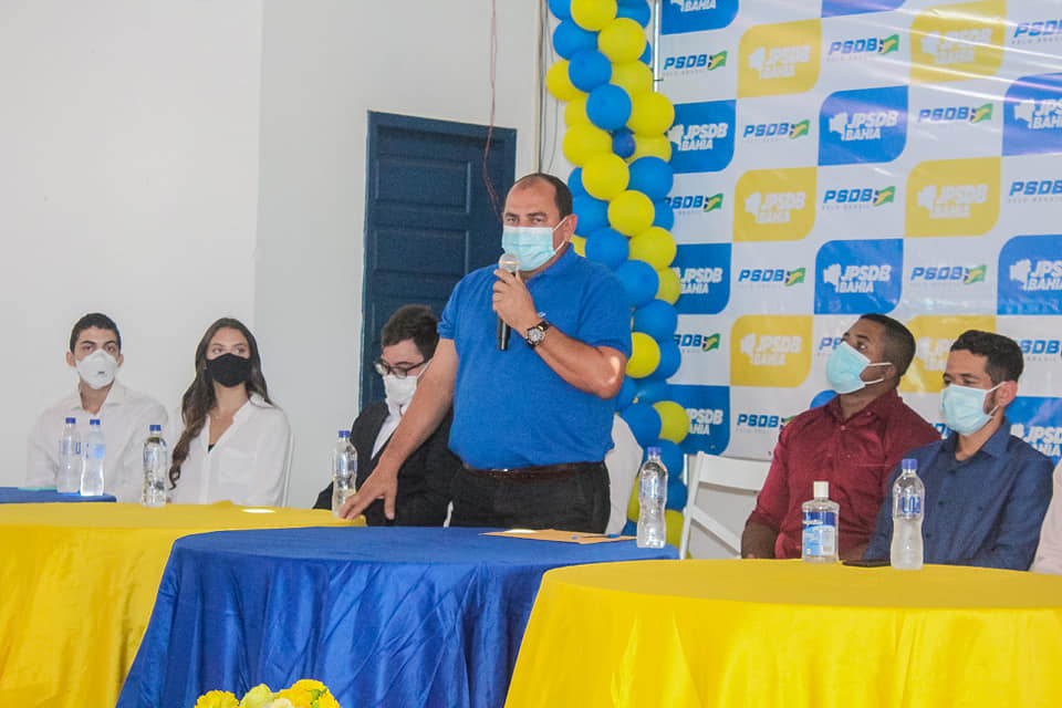 Prefeito exonera esposa, irmão e Secretário de Administração Adailton Mendes