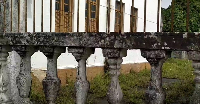 Vídeo: Esplanadenses cobram reforma de antiga Biblioteca e Secult