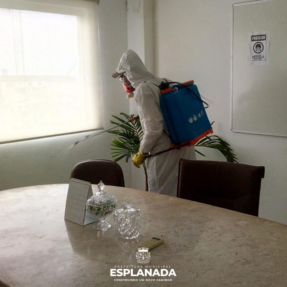 Após surto de contaminações Prefeitura de Esplanada é desinfectada
