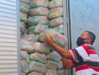 Secretaria de Educação inicia segunda entrega de kits da merenda escolar em Esplanada