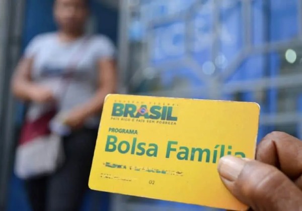 Governo federal analisa dar bônus no Bolsa Família para quem conseguir emprego