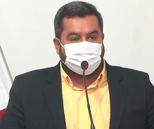 Vídeo: Vereador Fafau de Flavinho cobra ações na iluminação pública e na BA-233 sentido ao Conde