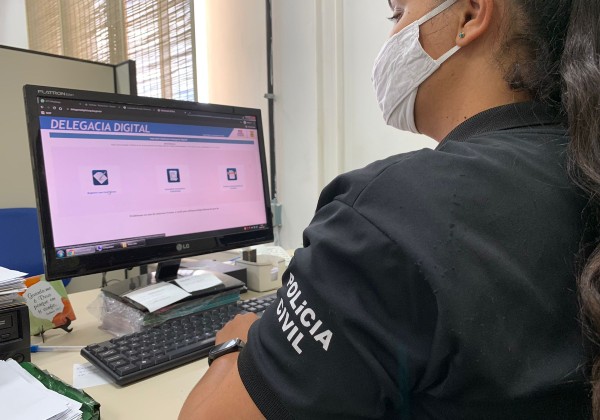 Quase mil casos de violência doméstica foram registrados pela Delegacia Digital em 1 ano