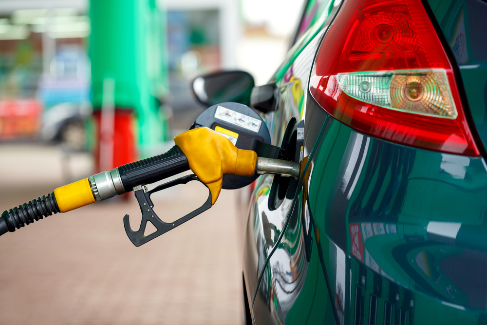 Preço médio da gasolina no país alcança patamar de R$ 6 por litro