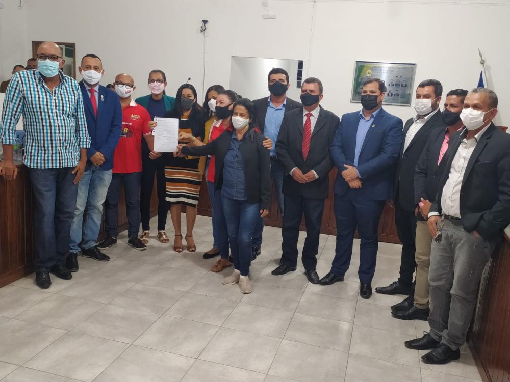 Vitória na educação: Quinquênio dos professores é aprovado na Câmara de Esplanada